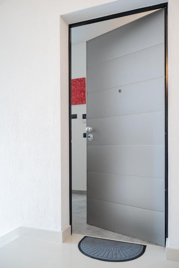 Brand New Studio With Garage - Close To The Beach Acquarica del Capo Exterior foto